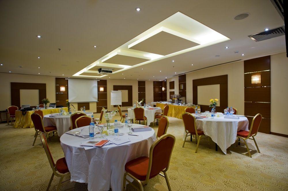 Eastyard Khobar Hotel - Formerly Ramada By Wyndham Khobar Eksteriør bilde